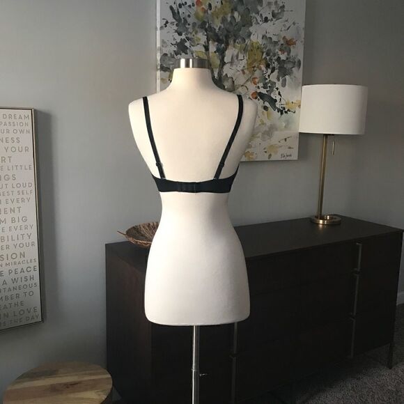Wacoal Black Bra w/Adjustable Convertible Straps - Picture 9 of 11